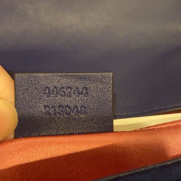 Gucci Small Velvet Matelasse Bag - Picture 12 of 13